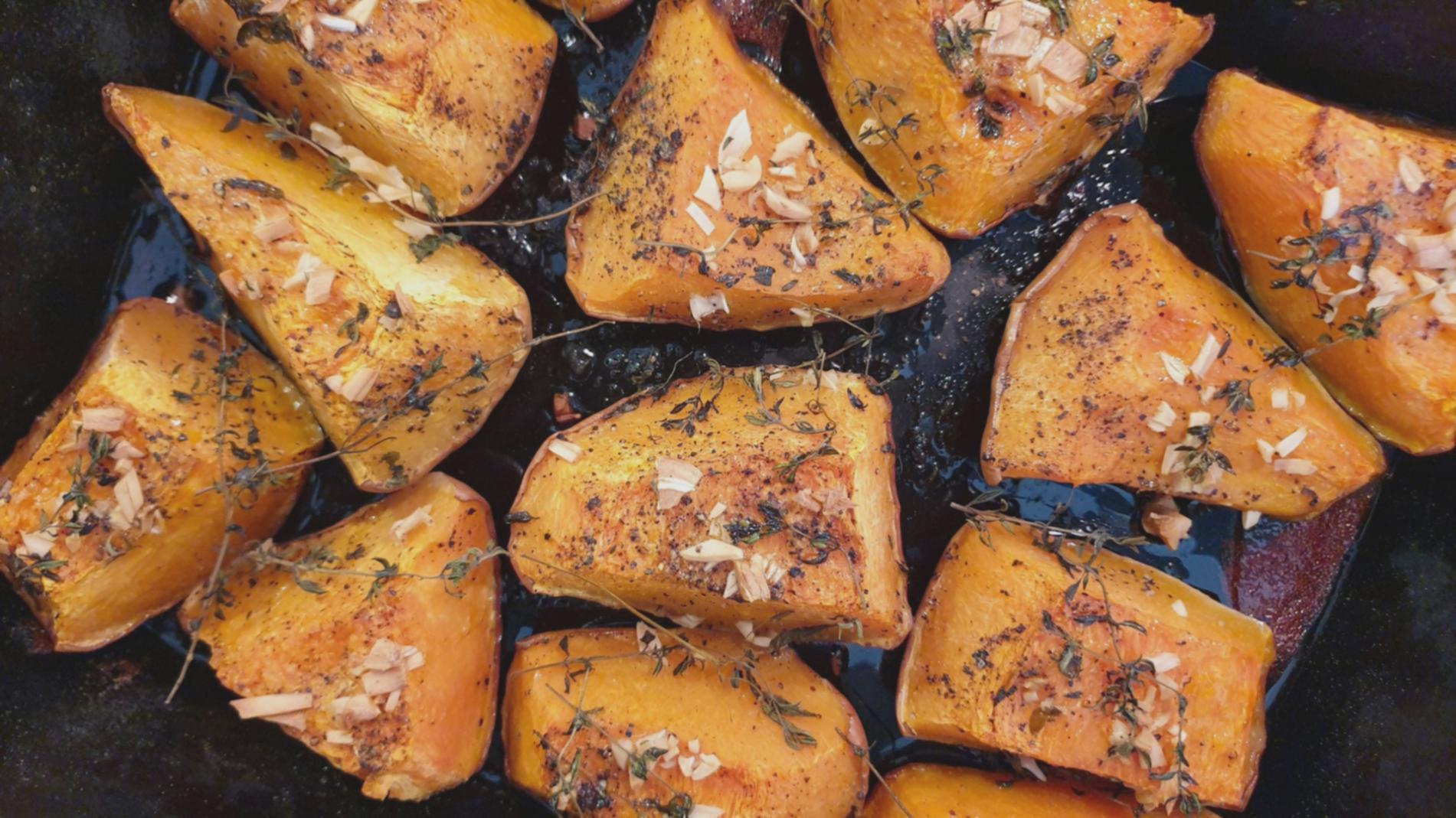 Students practicing knife skills